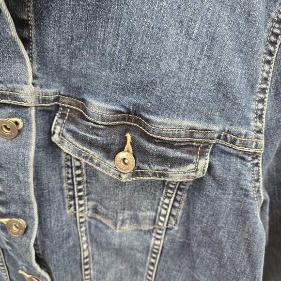 Vince Camuto Blue Denim Medium Wash Button Front Shorter Fit Trucker Jacket XL - Picture 4 of 12